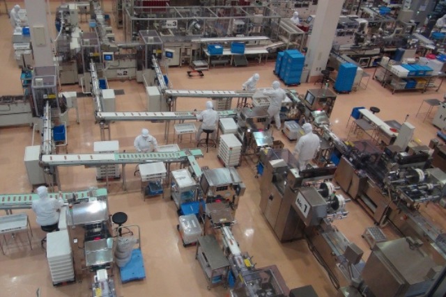 監視カメラで工場内の従業員の動きを可視化